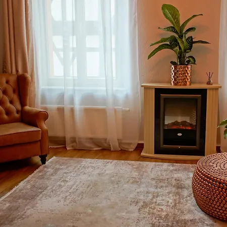 Sweethome Lutherstadt - Zentral Gelegen In Ruhiger Seitenstrasse, Inklusive Parkplatz Und 2 Min Fussweg Zur Schlosskirche Apartmán