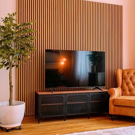 Sweethome Lutherstadt - Zentral Gelegen In Ruhiger Seitenstrasse, Inklusive Parkplatz Und 2 Min Fussweg Zur Schlosskirche Apartmán