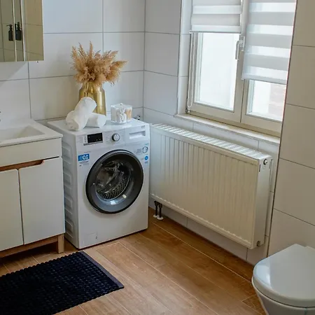 아파트 Sweethome Lutherstadt - Zentral Gelegen In Ruhiger Seitenstrasse, Inklusive Parkplatz Und 2 Min Fussweg Zur Schlosskirche *