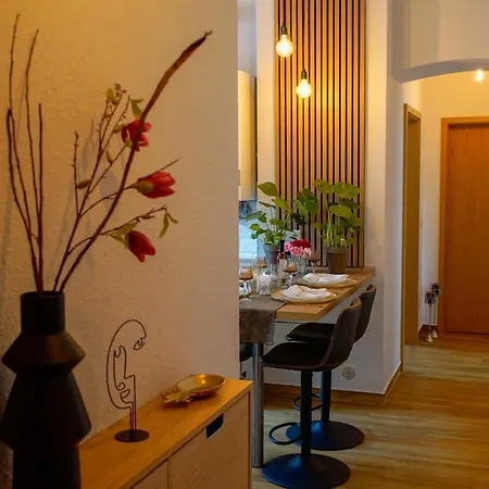Sweethome Lutherstadt - Zentral Gelegen In Ruhiger Seitenstrasse, Inklusive Parkplatz Und 2 Min Fussweg Zur Schlosskirche *