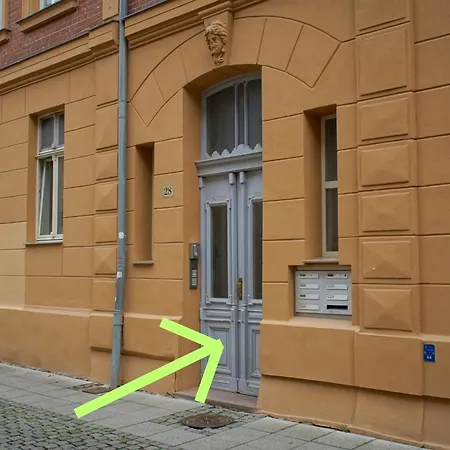 Sweethome Lutherstadt - Zentral Gelegen In Ruhiger Seitenstrasse, Inklusive Parkplatz Und 2 Min Fussweg Zur Schlosskirche Apartmán