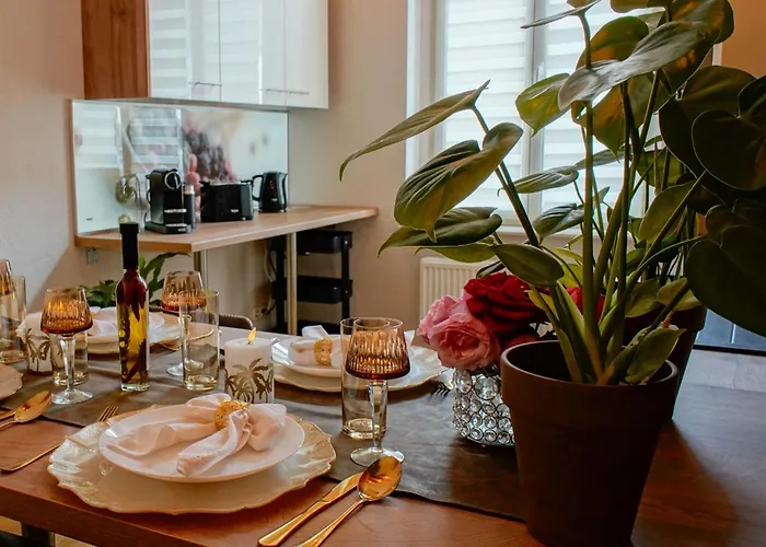 Sweethome Lutherstadt - Zentral Gelegen In Ruhiger Seitenstrasse, Inklusive Parkplatz Und 2 Min Fussweg Zur Schlosskirche * Wittenberg