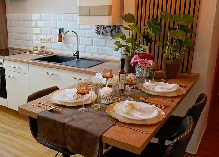 Sweethome Lutherstadt - Zentral Gelegen In Ruhiger Seitenstrasse, Inklusive Parkplatz Und 2 Min Fussweg Zur Schlosskirche *