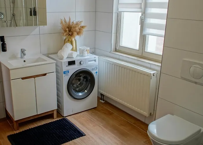 아파트 Sweethome Lutherstadt - Zentral Gelegen In Ruhiger Seitenstrasse, Inklusive Parkplatz Und 2 Min Fussweg Zur Schlosskirche *