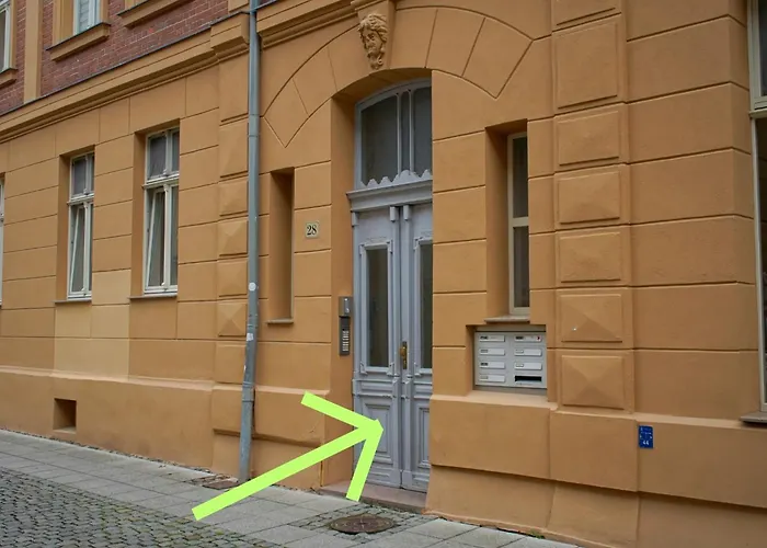 Sweethome Lutherstadt - Zentral Gelegen In Ruhiger Seitenstrasse, Inklusive Parkplatz Und 2 Min Fussweg Zur Schlosskirche 아파트